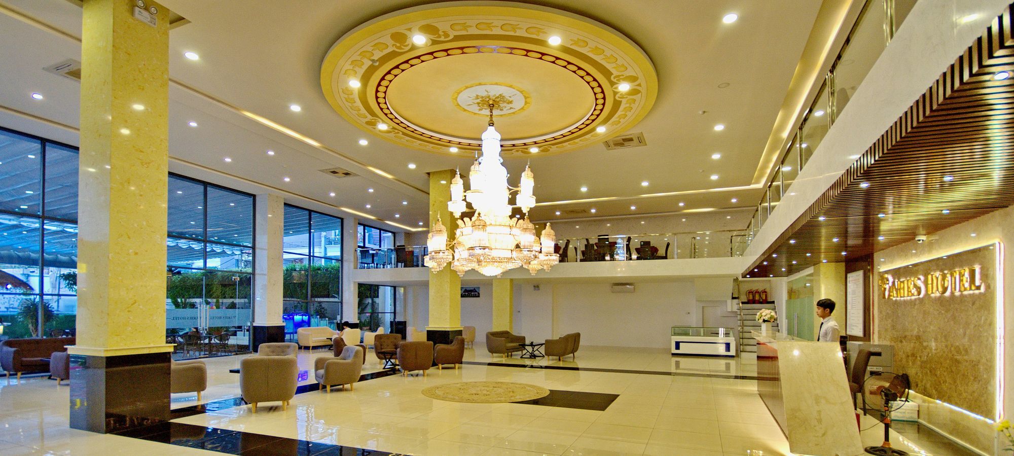 Aries Hotel На Транг Екстериор снимка