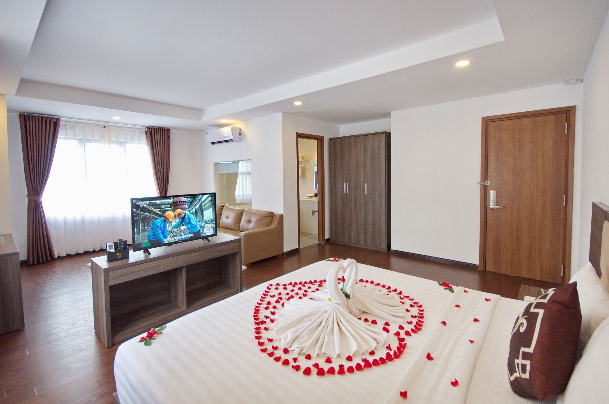 Aries Hotel На Транг Екстериор снимка