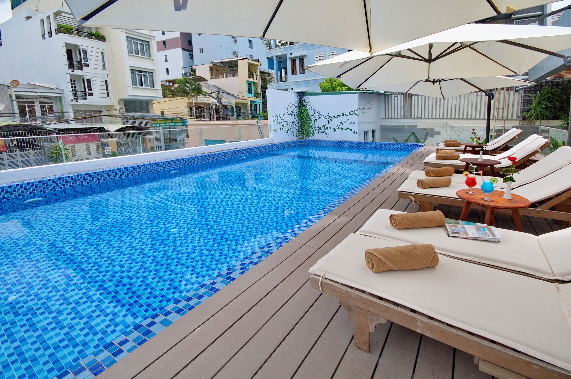 Aries Hotel На Транг Екстериор снимка