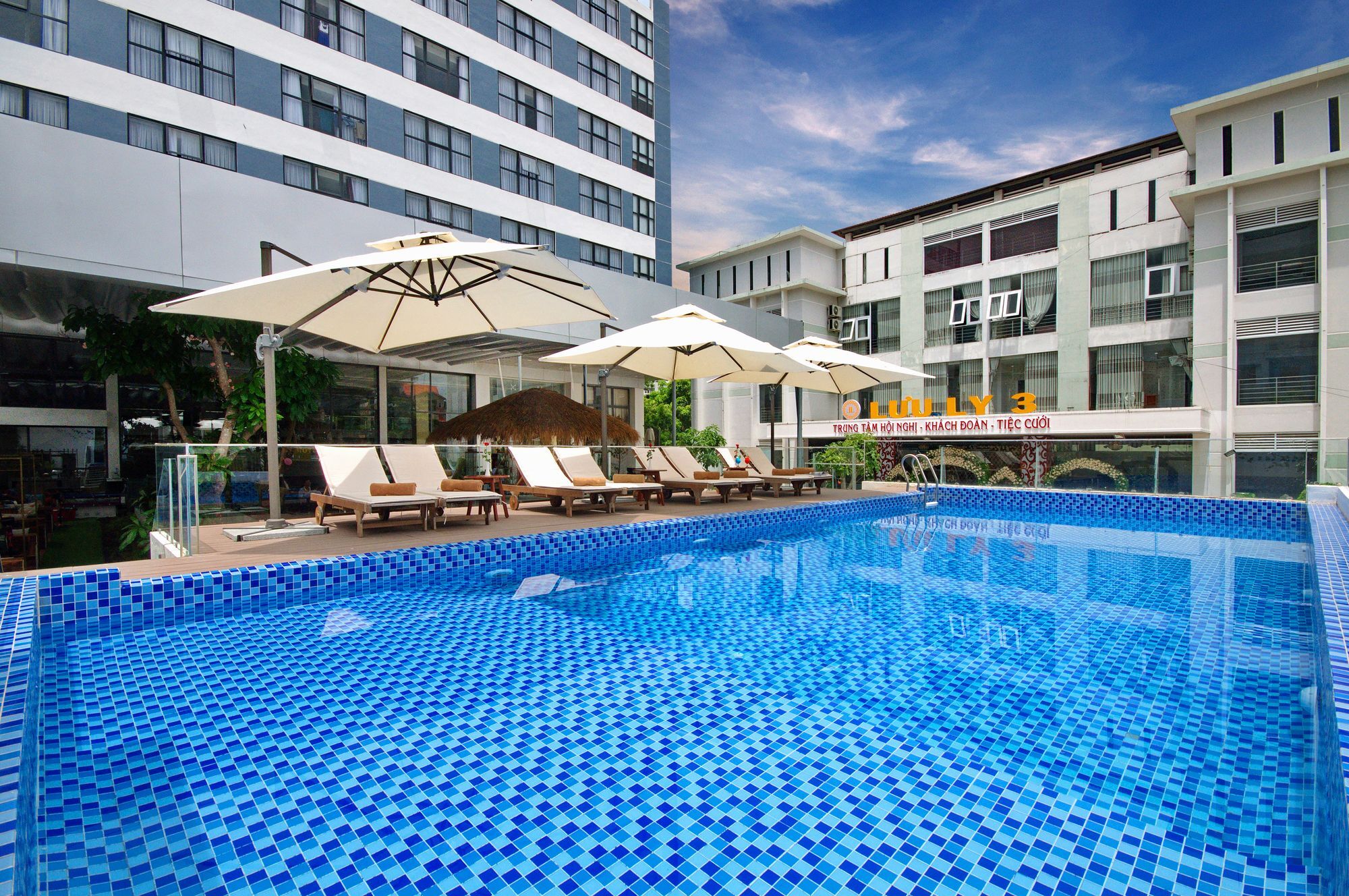 Aries Hotel На Транг Екстериор снимка